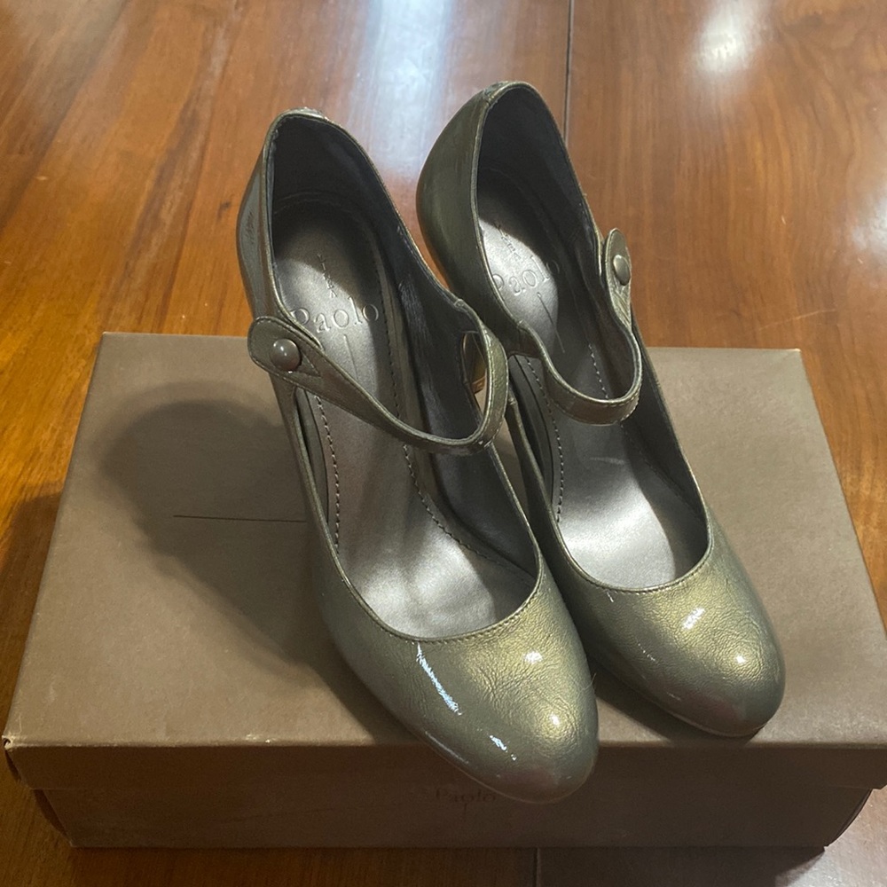 Grey, silver heal